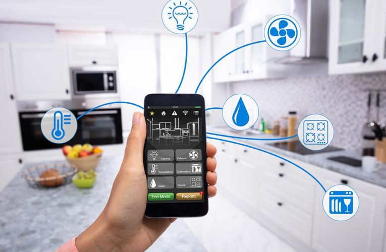 ¿Cómo se integran los dispositivos inteligentes en casa?